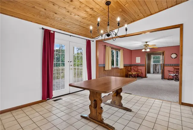 2848 Anderson Dr gallery image 35