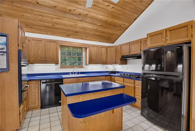 2848 Anderson Dr gallery image 42