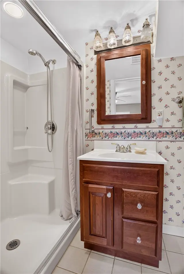 2848 Anderson Dr gallery image 43