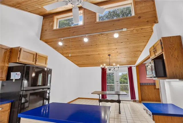 2848 Anderson Dr gallery image 46