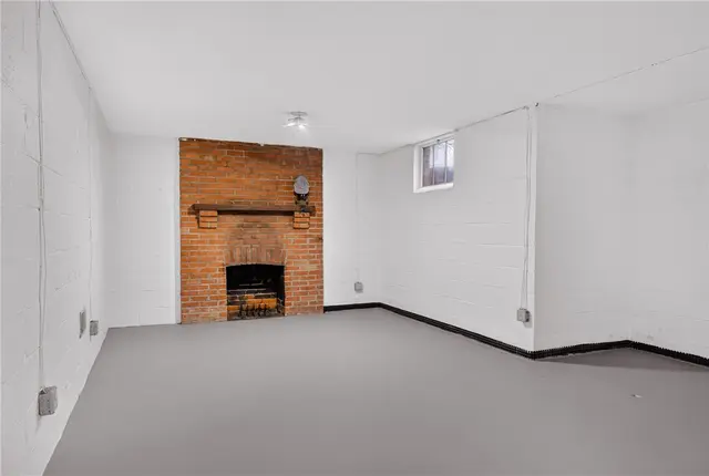 2848 Anderson Dr gallery image 50