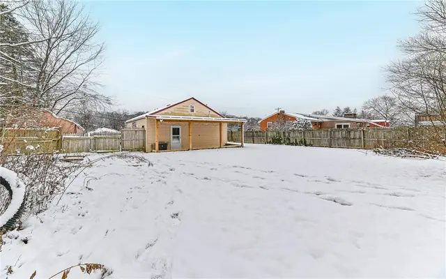 2851 Bella Vista Dr gallery image 3