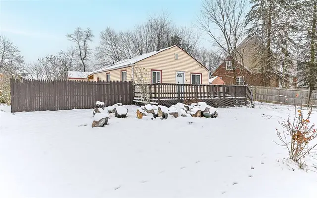 2851 Bella Vista Dr gallery image 15
