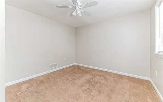 2851 Bella Vista Dr gallery image 17