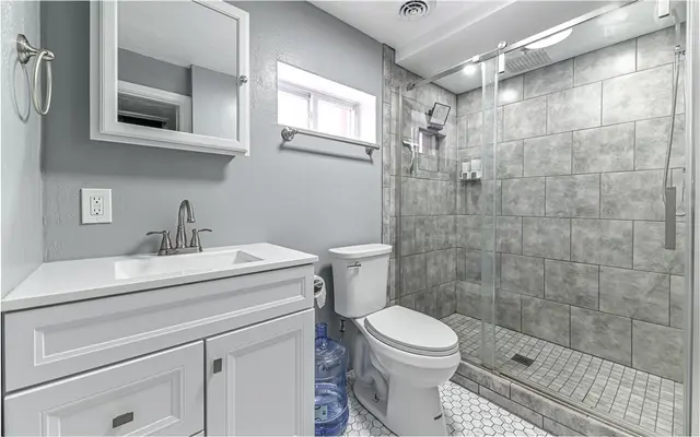 2851 Bella Vista Dr gallery image 18