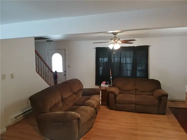 2859 Grandview Dr gallery image 8