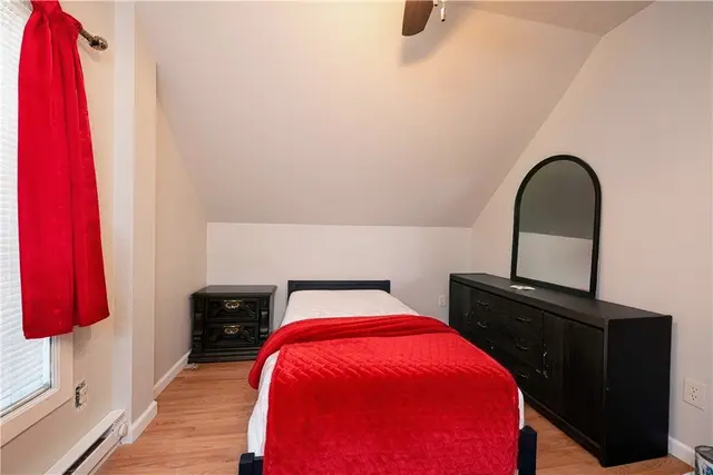 2859 Grandview Dr gallery image 9
