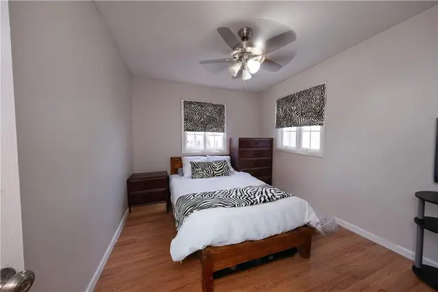 2859 Grandview Dr gallery image 11