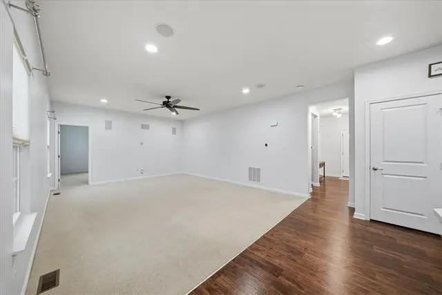 286 Buckingham Dr gallery image 14