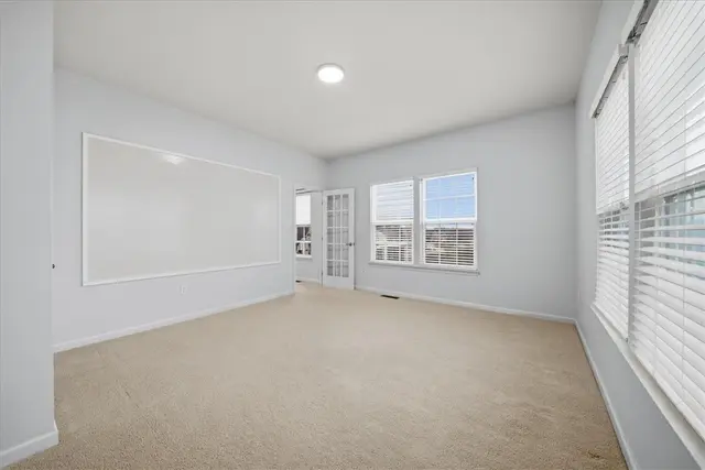 286 Buckingham Dr gallery image 17