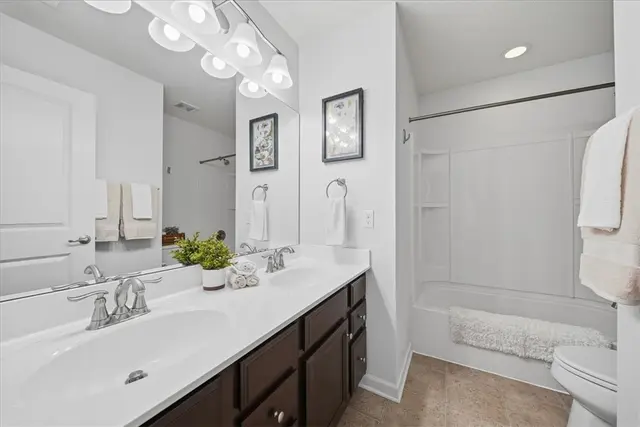 286 Buckingham Dr gallery image 19