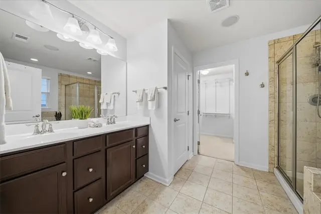 286 Buckingham Dr gallery image 24