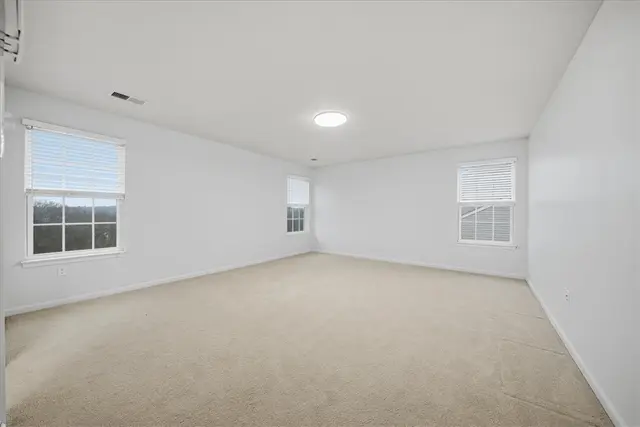 286 Buckingham Dr gallery image 27