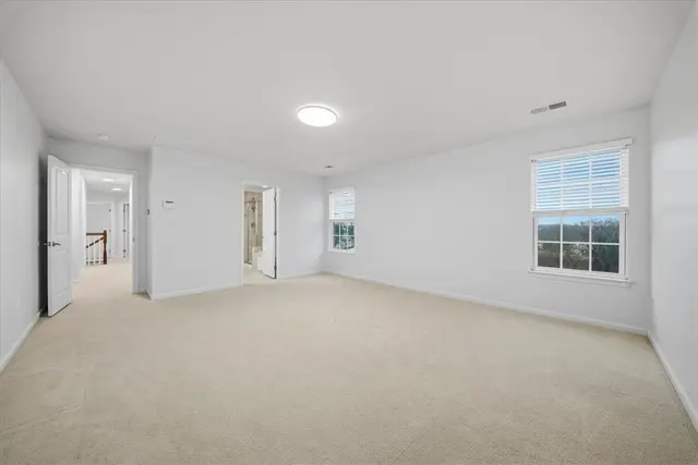 286 Buckingham Dr gallery image 28