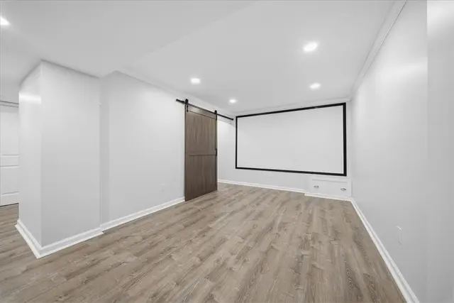 286 Buckingham Dr gallery image 32