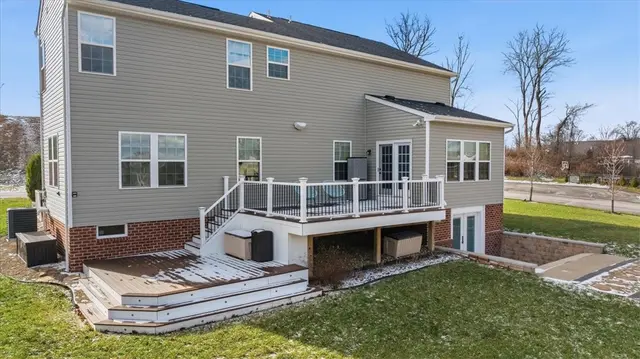 286 Buckingham Dr gallery image 39