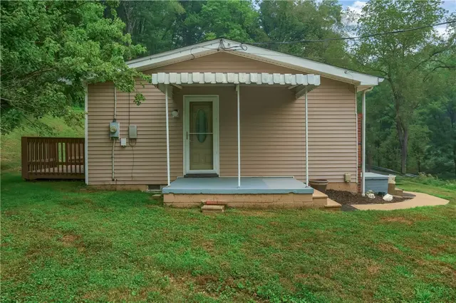 286 Dobson Rd gallery image 3