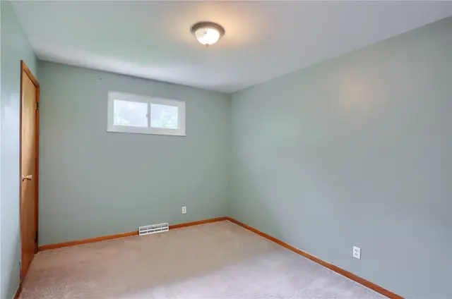286 Dobson Rd gallery image 12