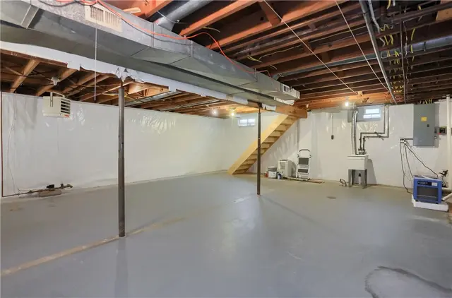 286 Dobson Rd gallery image 22