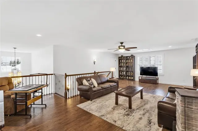 288 Jefferson Ln gallery image 4