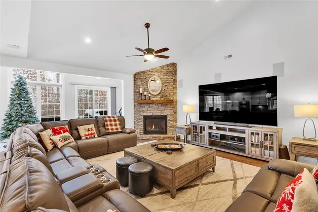 288 Jefferson Ln gallery image 27
