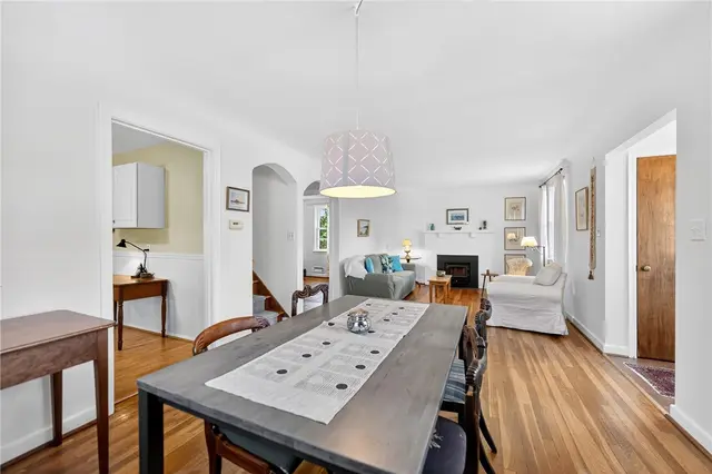 2895 GRANDVIEW DR gallery image 2