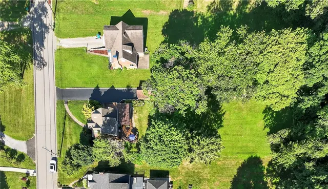 2895 GRANDVIEW DR gallery image 9