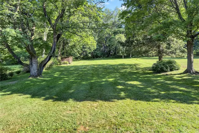 2895 GRANDVIEW DR gallery image 23