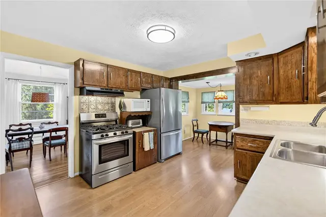 2895 GRANDVIEW DR gallery image 34