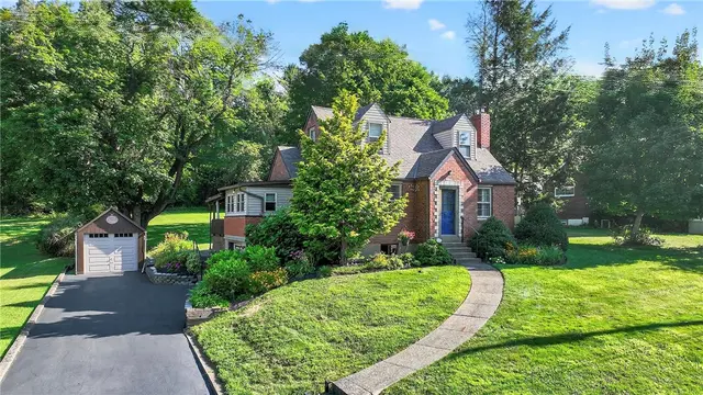 2895 GRANDVIEW DR