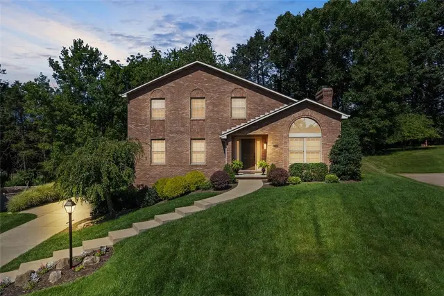 2903 Claridge Drive gallery image 8