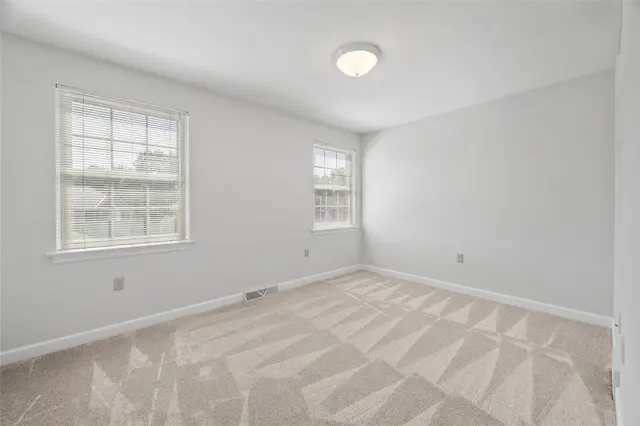 2903 Claridge Drive gallery image 11