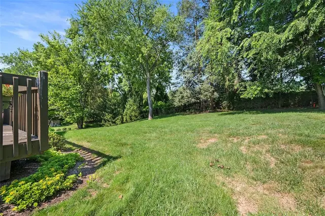 2903 Claridge Drive gallery image 34