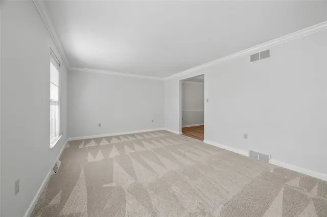 2903 Claridge Drive gallery image 43