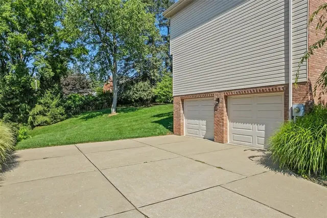 2903 Claridge Drive gallery image 45