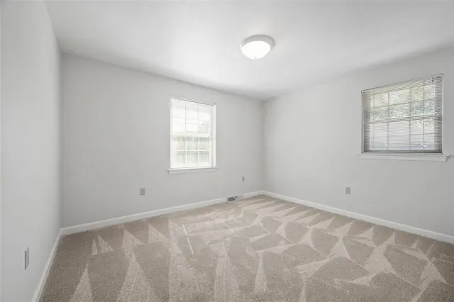 2903 Claridge Drive gallery image 46