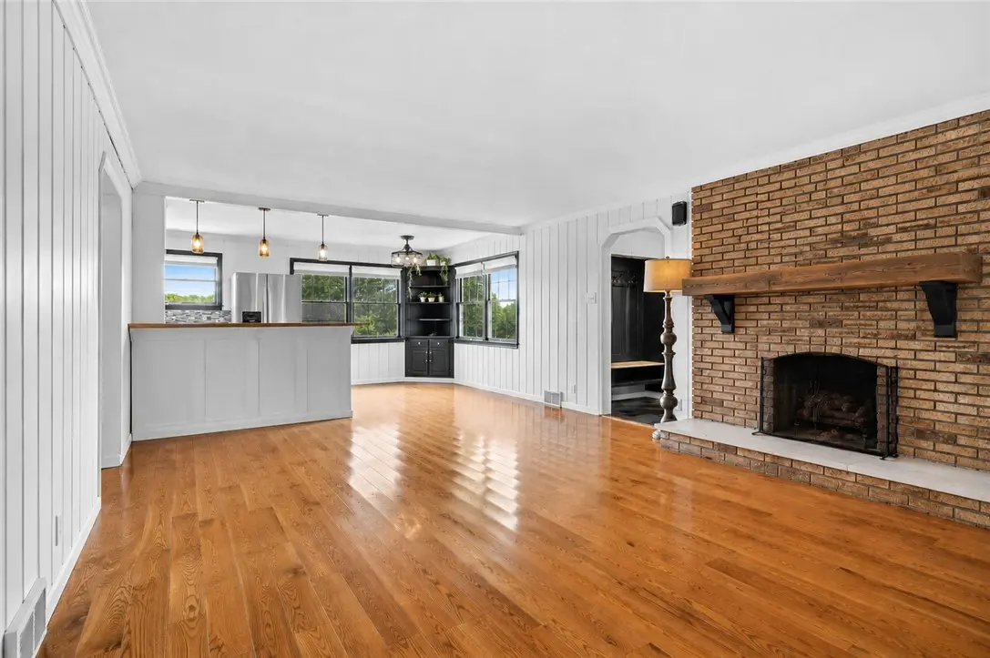 2947 Chautauqua Dr