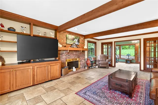 2955 Skyline Drive gallery image 5