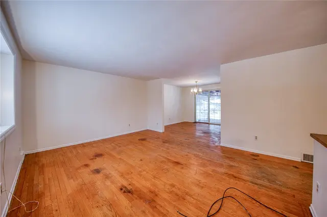 2962 Manorview Circle gallery image 5