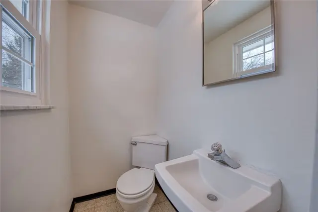 2962 Manorview Circle gallery image 16