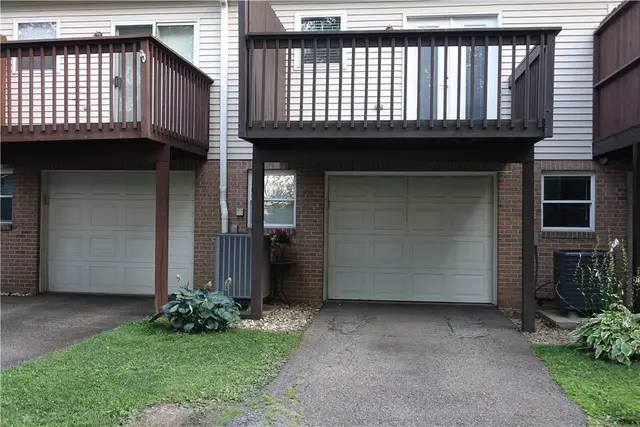 298 Bellford Ct. gallery image 25