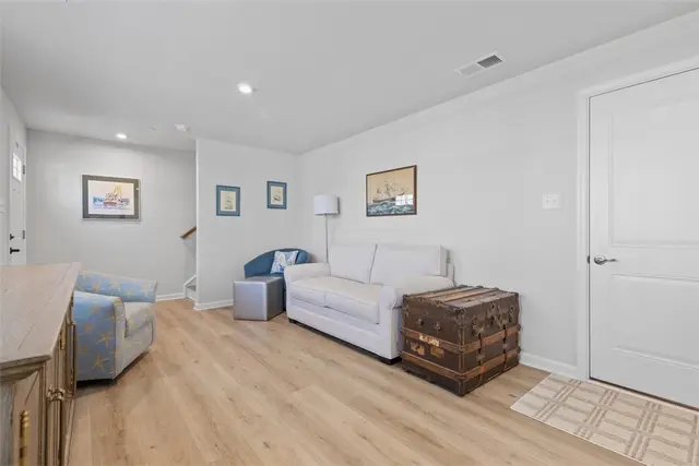 300 Abacot Way gallery image 13