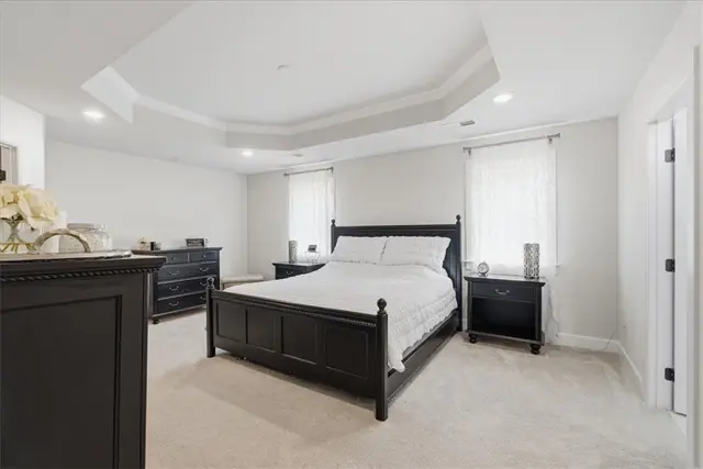 300 Crest Ln gallery image 19