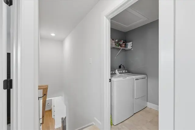300 Crest Ln gallery image 21