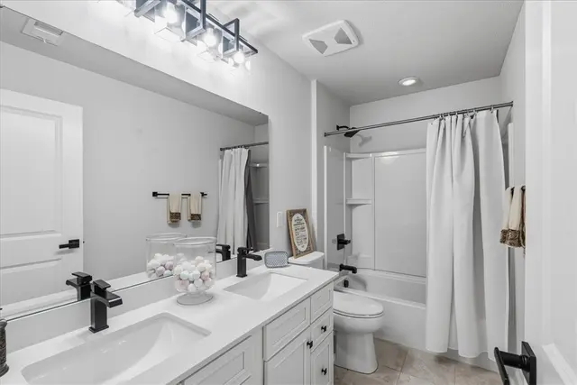 300 Crest Ln gallery image 23
