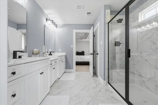 300 Crest Ln gallery image 25