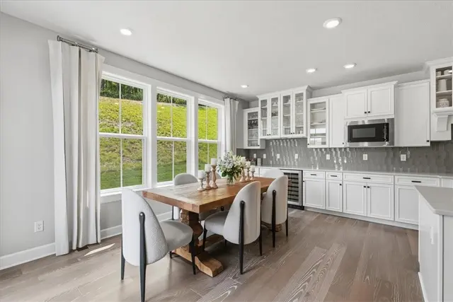 300 Crest Ln gallery image 30