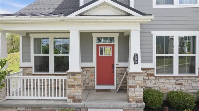 300 Crest Ln gallery image 31
