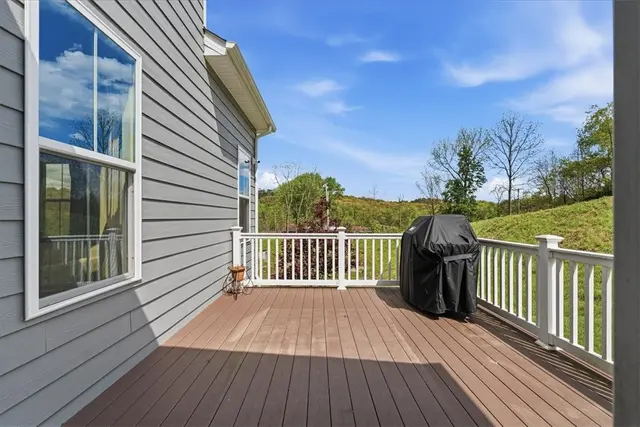 300 Crest Ln gallery image 33