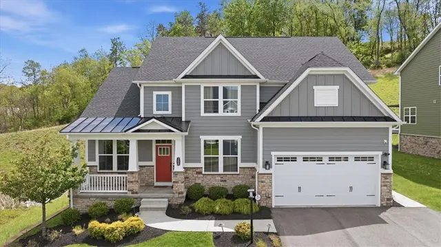 300 Crest Ln